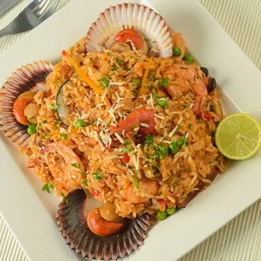 Combination of seafood stemmed and fried with steamed rice sauteed in special seasoning