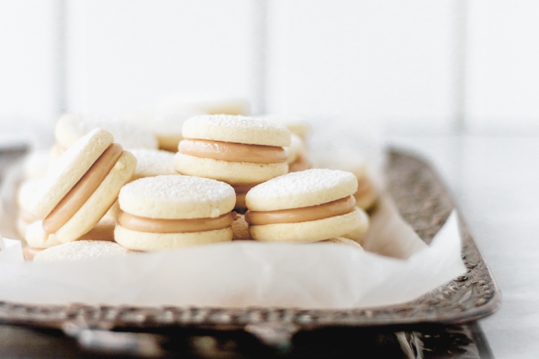 Peruvian Cornstarch Alfajores Recipe: Mouthwatering Treats that Melt in Your Mouth